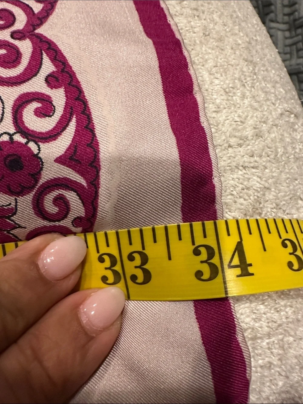 Floral Vintage-Style Tablecloth in Cream and Magenta
